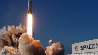 Die US-Unternehmen «Space Adventures» und SpaceX planen, bis Mitte 2022 Touristen ins Weltall zu schießen Die US-Unternehmen «Space Adventures» und SpaceX planen, bis Mitte 2022 Touristen ins Weltall zu schießen