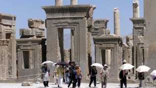 Nach dem Raketenangriff des Irans auf US-Stützpunkte im Irak könnte die antike Stadt Persepolis Ziel eines Gegenschlags der US-Armee werden Nach dem Raketenangriff des Irans auf US-Stützpunkte im Irak könnte die antike Stadt Persepolis Ziel eines Gegenschlags der US-Armee werden