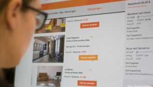 Das neue Pauschalreiserecht soll Online-Buchungen besser absichern - etwa wenn Urlauber auf Airline-Webseiten für dieselbe Reise gleich noch ein Hotel dazubuchen Das neue Pauschalreiserecht soll Online-Buchungen besser absichern - etwa wenn Urlauber auf Airline-Webseiten für dieselbe Reise gleich noch ein Hotel dazubuchen