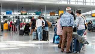 Reisen im Ausnahmezustand: Wer sich auf den Weg ins Ausland macht, sollte sich auch mit Versicherungsfragen befasst haben Reisen im Ausnahmezustand: Wer sich auf den Weg ins Ausland macht, sollte sich auch mit Versicherungsfragen befasst haben