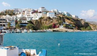 Kreta ist die größte und wohl bekannteste griechische Insel - das Angebot an Vier-Sterne-Hotels ist dort besonders groß##Foto: Attika Reisen/dpa-tmn Kreta ist die größte und wohl bekannteste griechische Insel - das Angebot an Vier-Sterne-Hotels ist dort besonders groß