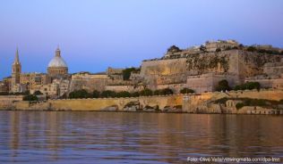 Valletta ist stark befestigt, weil die Stadt immer ein Vorposten Europas im Mittelmeer war, der oft angegriffen wurde Valletta ist stark befestigt, weil die Stadt immer ein Vorposten Europas im Mittelmeer war, der oft angegriffen wurde