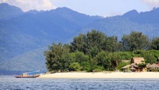 Von der kleinen Insel Gili Air blickt man direkt auf Lombok##Foto: Manuel Meyer Von der kleinen Insel Gili Air blickt man direkt auf Lombok