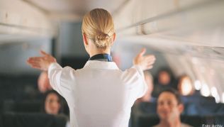 Im sogenannten Flight Safety Manual (FSM) ist festgeschrieben, welche Sicherheitsvorkehrungen im Flugzeug zu erfüllen sind Im sogenannten Flight Safety Manual (FSM) ist festgeschrieben, welche Sicherheitsvorkehrungen im Flugzeug zu erfüllen sind