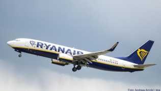 Einzelne Passagiere erhalten von Ryanair nun Entschädigungen, weil sie nach Streiks nicht rechtzeitig ihr Ziel erreichten Einzelne Passagiere erhalten von Ryanair nun Entschädigungen, weil sie nach Streiks nicht rechtzeitig ihr Ziel erreichten