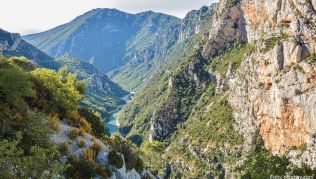 Die Verdonschlucht in Frankreich ist eine der größten Canyons Europas Die Verdonschlucht in Frankreich ist eine der größten Canyons Europas