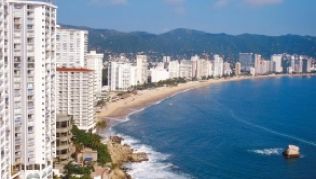 Acapulco zählt zu den touristischen Ballungszentren in Mexiko. Der Drogenkrieg findet anderorts statt.##Foto: Visit Mexico/dpa/tmn Acapulco zählt zu den touristischen Ballungszentren in Mexiko. Der Drogenkrieg findet anderorts statt.