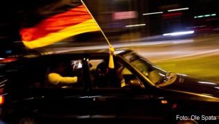 Feiern ohne Bußgeld: Wer während der EM mit dem Auto nach Frankreich fährt, muss beachten, dass dort zum Teil andere Verkehrsregeln gelten##Foto: Ole Spata Feiern ohne Bußgeld: Wer während der EM mit dem Auto nach Frankreich fährt, muss beachten, dass dort zum Teil andere Verkehrsregeln gelten