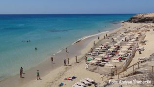 Fuerteventura lockt Urlauber auch im Winter - die Kanaren boomen in der kommenden Saison, die Veranstalter haben dort kräftig in neue Hotels investiert##Foto: Andrea Warnecke Fuerteventura lockt Urlauber auch im Winter - die Kanaren boomen in der kommenden Saison, die Veranstalter haben dort kräftig in neue Hotels investiert