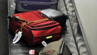 Etwa jeder hundertste Koffer geht beim Fliegen verloren. Fluggäste haben dann Anspruch auf Ersatz. Doch jede Airline hat dafür andere Regeln. ##Foto: Marius Becker Etwa jeder hundertste Koffer geht beim Fliegen verloren. Fluggäste haben dann Anspruch auf Ersatz. Doch jede Airline hat dafür andere Regeln.