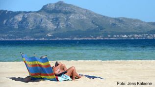 Die Rekord-Besucherzahl lässt es erahnen: Mallorca gehört zu den beliebtesten Pauschalreisezielen der Deutschen. Das bestätigt eine Auswertung des IT-Dienstleisters Traveltainment##Foto: Jens Kalaene Die Rekord-Besucherzahl lässt es erahnen: Mallorca gehört zu den beliebtesten Pauschalreisezielen der Deutschen. Das bestätigt eine Auswertung des IT-Dienstleisters Traveltainment