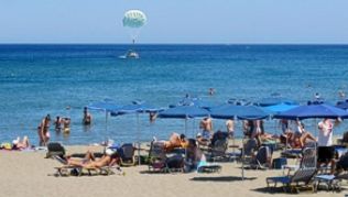 Bestes Wetter am Strand von Rhodos: Griechenland ist im kommenden Jahr eines der am stärksten nachgefragten Länder##Foto: Tobias Schormann Bestes Wetter am Strand von Rhodos: Griechenland ist im kommenden Jahr eines der am stärksten nachgefragten Länder
