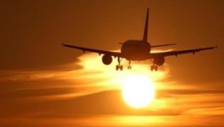 Reisende müssen es sich nicht bieten lassen, wenn der Veranstalter einen Flug plötzlich zu einer späteren Zeit ansetzt und noch dazu den Abflughafen ändert##Foto: Kevin Kurek Reisende müssen es sich nicht bieten lassen, wenn der Veranstalter einen Flug plötzlich zu einer späteren Zeit ansetzt und noch dazu den Abflughafen ändert