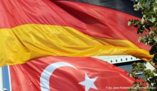 Einige in Deutschland fragen sich: In diesem Jahr Urlaub machen in der Türkei - ja oder nein?##Foto: Jens Kalaene/dpa-Zentralbild/dpa Einige in Deutschland fragen sich: In diesem Jahr Urlaub machen in der Türkei - ja oder nein?