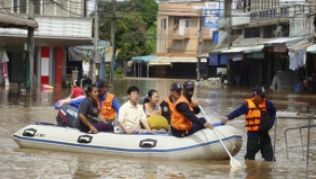 Überflutungen in der Provinz Sukhothai: In mehreren Provinzen von Thailand ist es zu Überflutungen gekommen. ##Foto: dpa Überflutungen in der Provinz Sukhothai: In mehreren Provinzen von Thailand ist es zu Überflutungen gekommen.