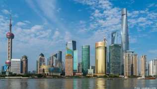 Tradition und Moderne, nur durch den Huangpu-Fluss getrennt: So präsentiert sich die Millionenmetropole Shanghai Tradition und Moderne, nur durch den Huangpu-Fluss getrennt: So präsentiert sich die Millionenmetropole Shanghai