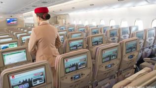 In der Economy-Klasse müssen sich Passagiere meist mit weniger Beinfreiheit begnügen. Bei Emirates (im Bild) sind es zwischen 81 und 84 Zentimeter In der Economy-Klasse müssen sich Passagiere meist mit weniger Beinfreiheit begnügen. Bei Emirates (im Bild) sind es zwischen 81 und 84 Zentimeter