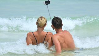 Smartphones auf Reisen sind unschlagbar praktisch. Aber das macht sie auch so begehrt für Kriminelle Smartphones auf Reisen sind unschlagbar praktisch. Aber das macht sie auch so begehrt für Kriminelle