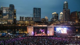 Das South by Southwest (SXSW) ist ein großes Festival in Austin - das auch jede Menge Live-Musik bietet Das South by Southwest (SXSW) ist ein großes Festival in Austin - das auch jede Menge Live-Musik bietet