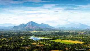 Fruchtbare Landschaft im Inselinneren von Sri Lanka Fruchtbare Landschaft im Inselinneren von Sri Lanka