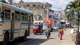Urlaubern wird empfohlen, öffentliche Plätze und die Anschlagsorte weiträumig in Sri Lanka zu meiden Urlaubern wird empfohlen, öffentliche Plätze und die Anschlagsorte weiträumig in Sri Lanka zu meiden