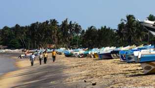 Große Veranstalter wie DER oder Thomas Cook bringen bis zum Sommer keine Urlauber mehr nach Sri Lanka. In der Regel können Kunden die Reise kostenlos umbuchen Große Veranstalter wie DER oder Thomas Cook bringen bis zum Sommer keine Urlauber mehr nach Sri Lanka. In der Regel können Kunden die Reise kostenlos umbuchen