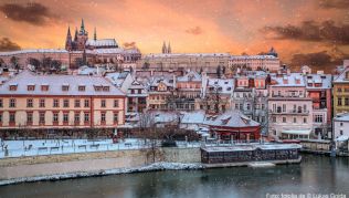 So erlebt man Prag am schönsten: Mit schneebedeckten Dächern und dem winterlichen Flair, der die Tschechische Metropole durchzieht So erlebt man Prag am schönsten: Mit schneebedeckten Dächern und dem winterlichen Flair, der die Tschechische Metropole durchzieht