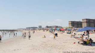 Queens bietet sogar Strand - hier der Rockaway Beach Queens bietet sogar Strand - hier der Rockaway Beach
