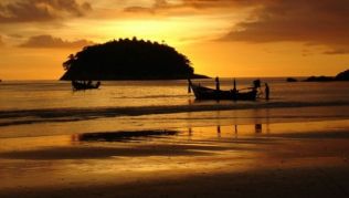 Malerischer Sonnenuntergang auf Phuket.##Foto: flickr.com mst7022 Malerischer Sonnenuntergang auf Phuket.