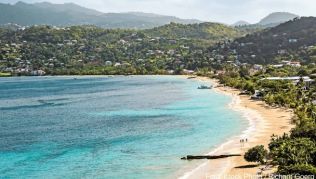 Südlich der Inselhauptstadt St. George's erstreckt sich der kilometerlange Strand Grande Anse Südlich der Inselhauptstadt St. George's erstreckt sich der kilometerlange Strand Grande Anse