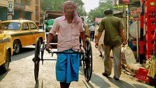 Wuselndes Verkehrschaos ist Alltag in Kolkata/Kalkutta in Indien##Foto: Wikimedia Commons, Gregor Younger Wuselndes Verkehrschaos ist Alltag in Kolkata/Kalkutta in Indien