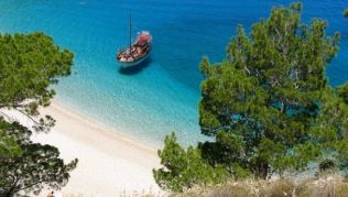 Der Apella Beach auf Karpathos zählt mit zu den schönsten in Griechenland.##Foto: flickr.com ufoncz Der Apella Beach auf Karpathos zählt mit zu den schönsten in Griechenland.