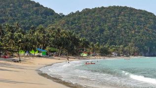 Etwa zehn Kilometer nördlich von Khanom liegt die schöne Kwang Pao Bay Etwa zehn Kilometer nördlich von Khanom liegt die schöne Kwang Pao Bay