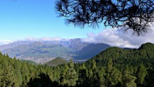 La Palma ist vulkanischen Ursprungs, die höchste Erhebung ist der Roque de la Muchachos.##Foto: flickr.com wolfiewolf La Palma ist vulkanischen Ursprungs, die höchste Erhebung ist der Roque de la Muchachos.