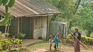 Hmong-Dorf in der Bergregion im Norden von Thailand##Foto: Flickr.com, jeffr_travel Hmong-Dorf in der Bergregion im Norden von Thailand