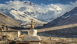 Tibet: Von Lhasa in Tibet ein uneingeschränkter Blick auf den Mount Everest, China##Foto: Flickr.com, Göran Höglund Von Lhasa in Tibet ein uneingeschränkter Blick auf den Mount Everest, China