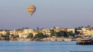 Luxor im Süden Ägyptens ist Ausgangspunkt für eine Flusskreuzfahrt über den Nil bis nach Assuan Luxor im Süden Ägyptens ist Ausgangspunkt für eine Flusskreuzfahrt über den Nil bis nach Assuan