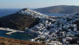 Typisch griechische Kulisse: Chora ist der Hauptort auf Astypalea##Foto: Verena Wolff/dpa Typisch griechische Kulisse: Chora ist der Hauptort auf Astypalea
