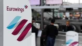 Auch Eurowings ist jetzt von Flugausfällen betroffen. Die Fluggesellschaft muss eine Ersatzbeförderung anbieten##Foto: Tobias Hase/dpa Auch Eurowings ist jetzt von Flugausfällen betroffen. Die Fluggesellschaft muss eine Ersatzbeförderung anbieten