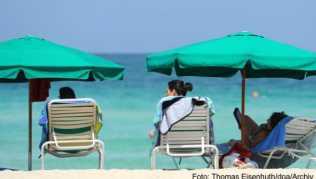 Urlauber können es sich in Miami wieder gut gehen lassen##Foto: Thomas Eisenhuth/dpa/Archiv Urlauber können es sich in Miami wieder gut gehen lassen
