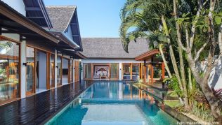 Den Gästen des »The Samaya Bali« am Strand von Seminyak steht 24 Stunden am Tag ein Privat-Butler bereit Den Gästen des »The Samaya Bali« am Strand von Seminyak steht 24 Stunden am Tag ein Privat-Butler bereit