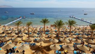 Viele nette Yachten stehen für Tauchgänge oder Ausflüge am Roten Meer in Ägypten zur Verfügung##Foto: iStockphoto Viele nette Yachten stehen für Tauchgänge oder Ausflüge am Roten Meer in Ägypten zur Verfügung