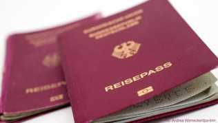 Wer nach Laos reist, braucht ein Visum und einen Reisepass, der bei Einreise noch mindestens sechs Monate gültig ist Wer nach Laos reist, braucht ein Visum und einen Reisepass, der bei Einreise noch mindestens sechs Monate gültig ist