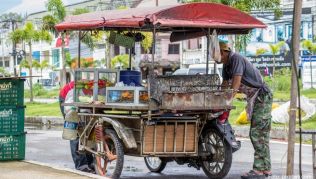 Straßenverkäufer in Bangkok Straßenverkäufer in Bangkok