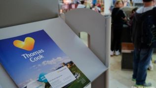 Thomas-Cook bietet den Gästen des Hotels an, in eine andere Unterkunft zu wechseln oder nach Hause zu fliegen Thomas-Cook bietet den Gästen des Hotels an, in eine andere Unterkunft zu wechseln oder nach Hause zu fliegen