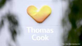 Nach der Insolvenz von Thomas Cook könnten viele Urlauber angezahltes Geld nur teilweise wiedersehen - sie sollten daher von ihrer Bank eine Kreditkarten-Rückbuchung verlangen Nach der Insolvenz von Thomas Cook könnten viele Urlauber angezahltes Geld nur teilweise wiedersehen - sie sollten daher von ihrer Bank eine Kreditkarten-Rückbuchung verlangen