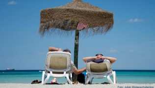 Laut dem Tourismusbeauftragten der Bundesregierung können sich die Deutschen berechtigte Hoffnungen auf einen Sommerurlaub im Ausland machen Laut dem Tourismusbeauftragten der Bundesregierung können sich die Deutschen berechtigte Hoffnungen auf einen Sommerurlaub im Ausland machen
