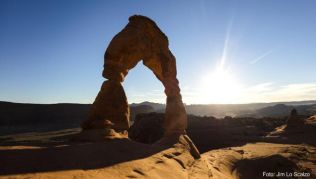 Der Blick über den Arches-Nationalpark ist für viele Touristen der Grund, nach Utah zu kommen Der Blick über den Arches-Nationalpark ist für viele Touristen der Grund, nach Utah zu kommen