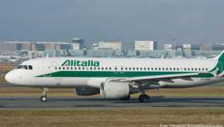 Bleibt eventuell am Boden: In Italien drohen mehrere Streiks, unter anderem von Piloten und Flugbegleitern der Alitalia Bleibt eventuell am Boden: In Italien drohen mehrere Streiks, unter anderem von Piloten und Flugbegleitern der Alitalia