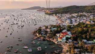 Das Foto zeigt den Strand von Phu Quoc. Wer dorthin fliegen möchte, wird wegen der Spannungen im Nahen Osten umgeleitet Das Foto zeigt den Strand von Phu Quoc. Wer dorthin fliegen möchte, wird wegen der Spannungen im Nahen Osten umgeleitet